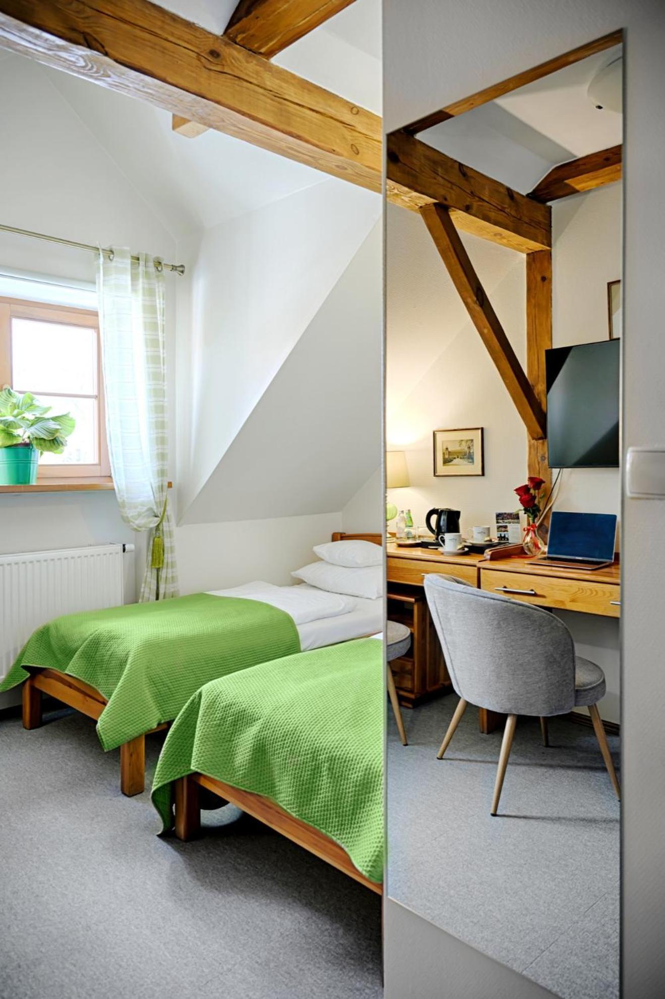 Zabi Dwor - Hotel - Restauracja - Spa Zielona Góra Eksteriør bilde