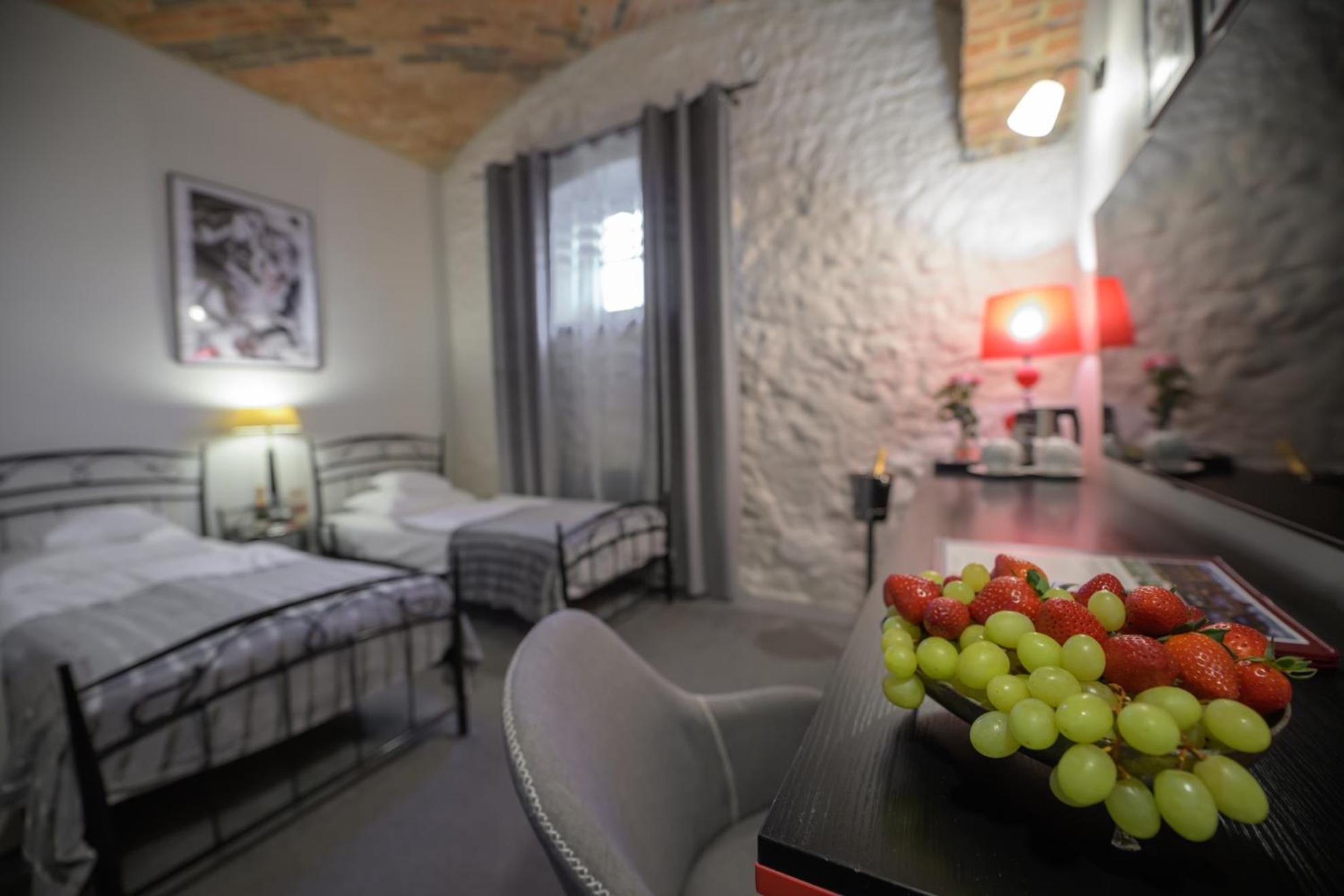 Zabi Dwor - Hotel - Restauracja - Spa Zielona Góra Eksteriør bilde