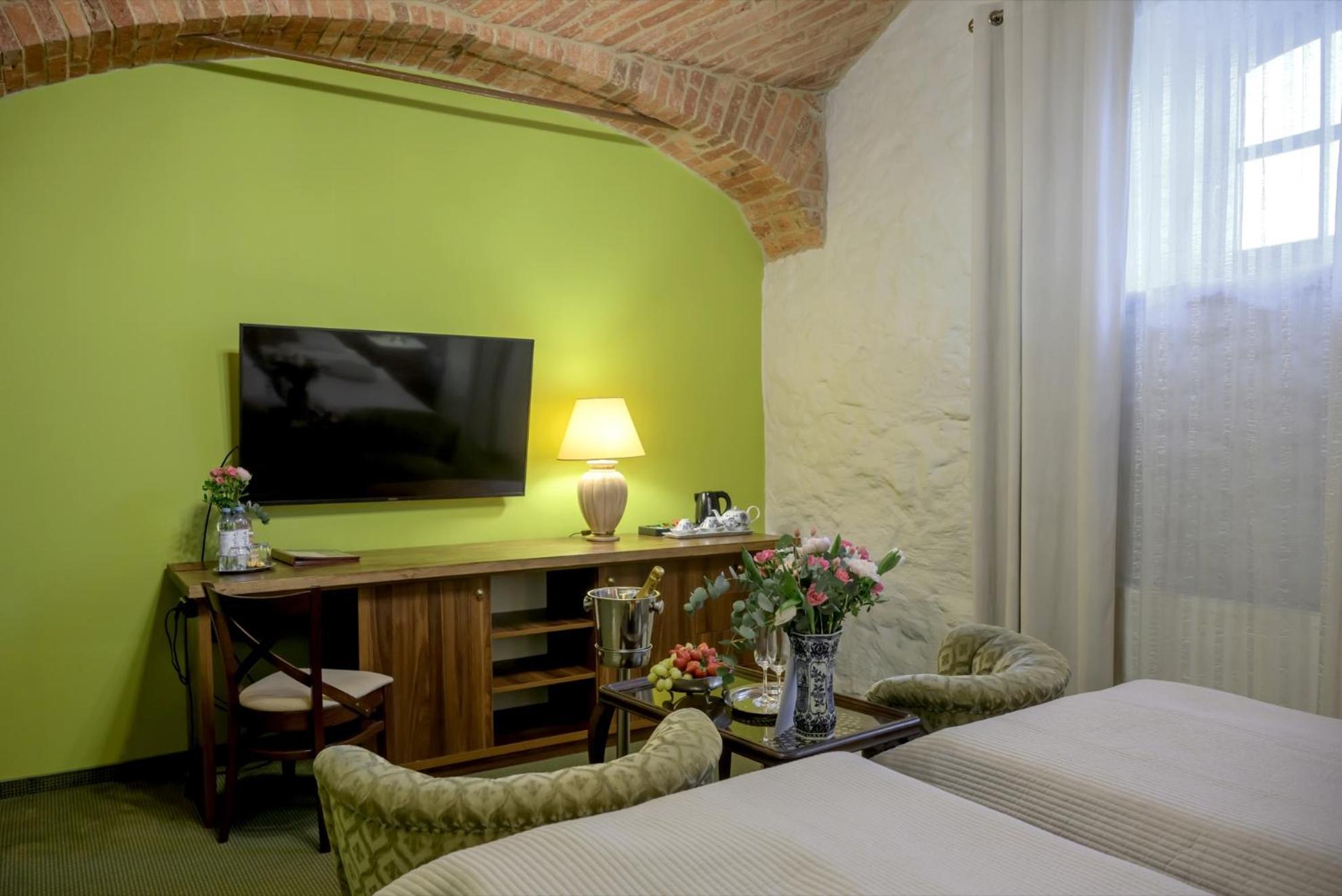 Zabi Dwor - Hotel - Restauracja - Spa Zielona Góra Eksteriør bilde